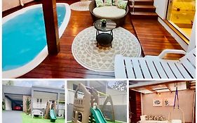 CWB 997 com piscina aquecida jacuzzi e Playground